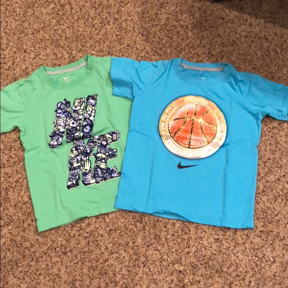 2 Nike Boy t-shirts size 4